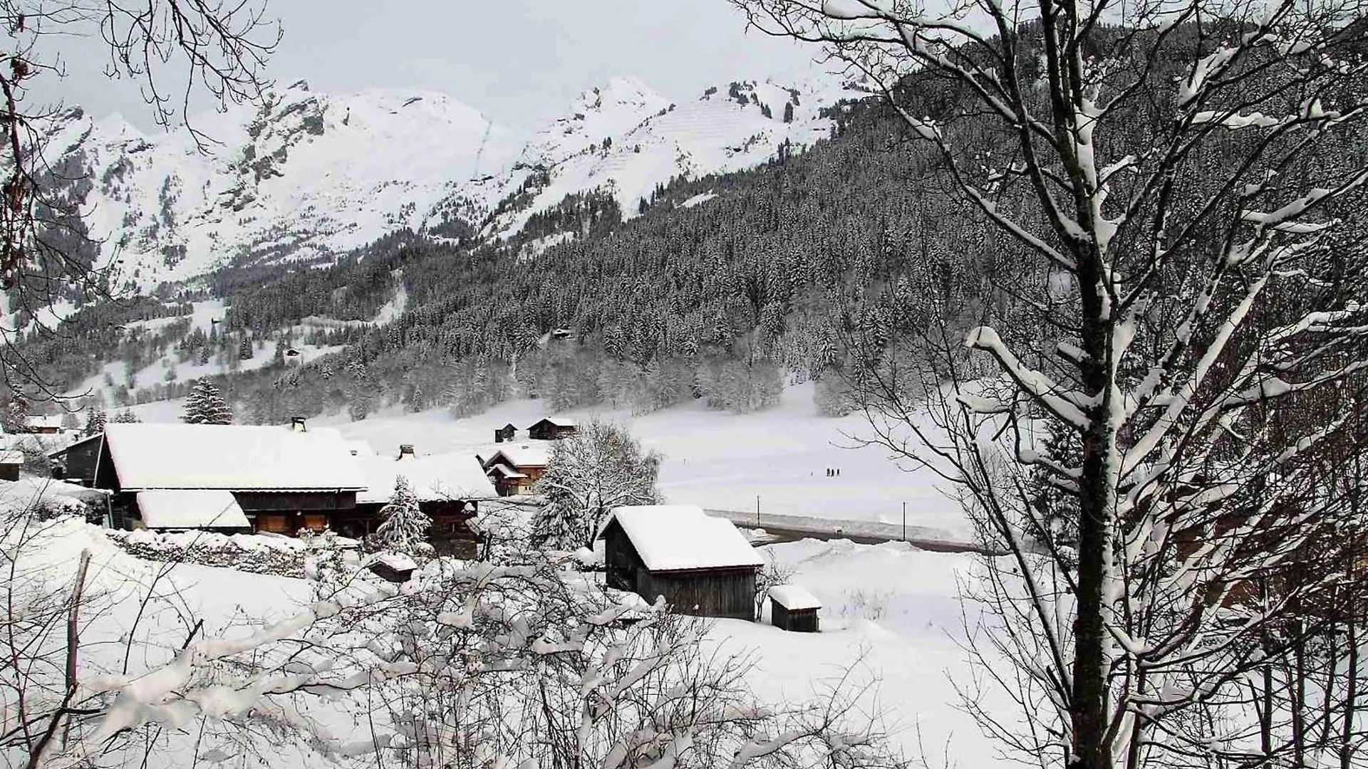 Appartement 3 Pieces Avec Balcon Et Garage Proche Des Pistes - Fr-1-459-142 La Clusaz Apartamento